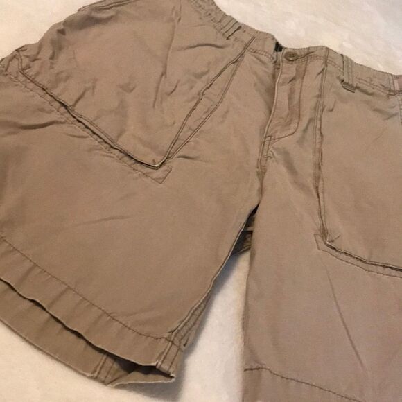 Eddie Bauer Cargo Shorts - Size 34 - Picture 2 of 10